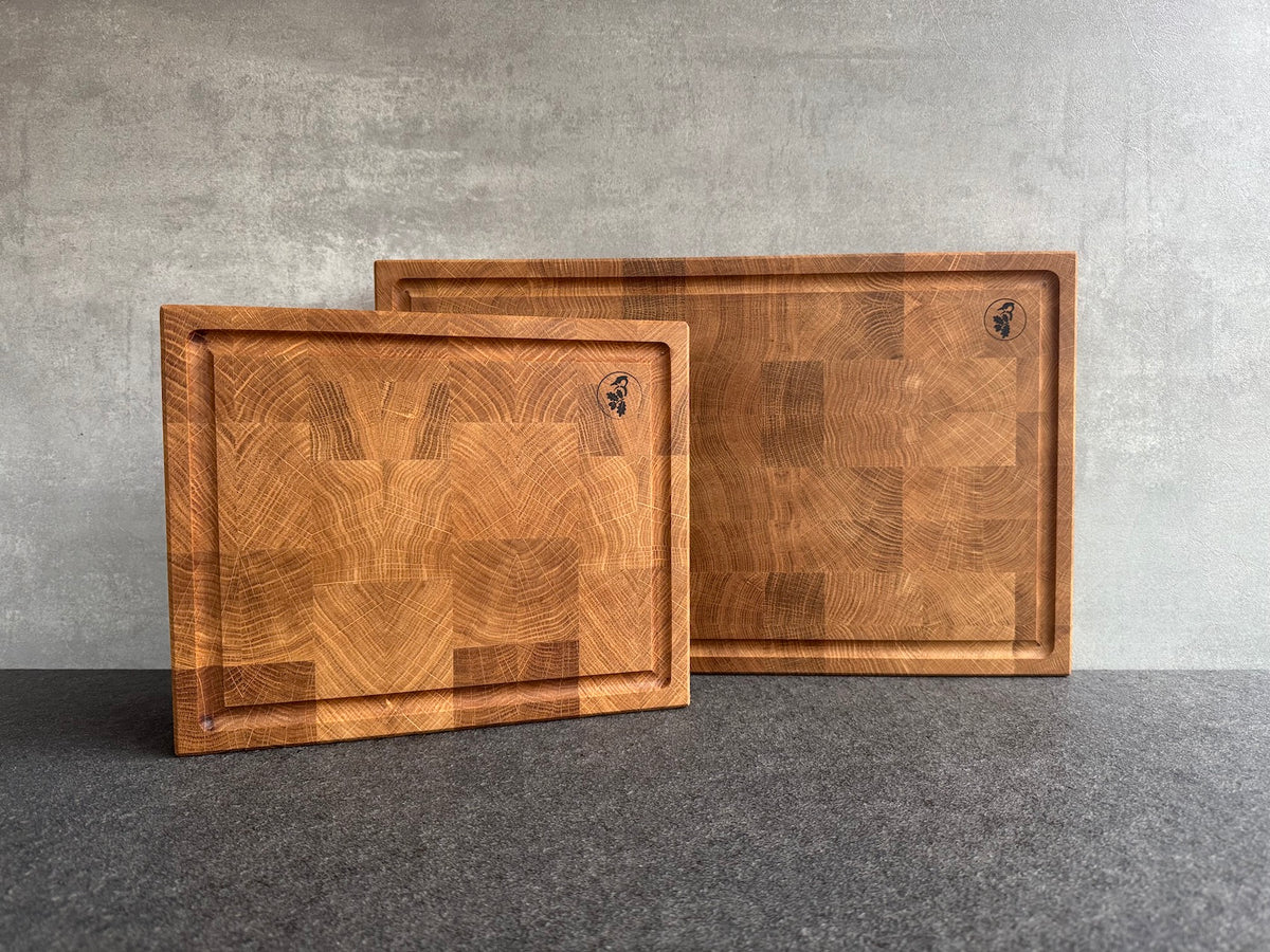 Eiche Stirnholz Schneidebrett mit Saftrille in 30 cm und 50 cm Breite.