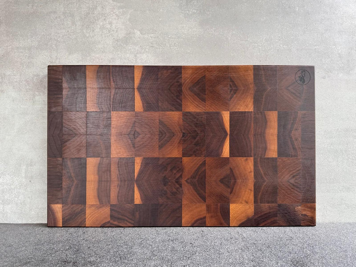 50 cm breites Nussbaum Stirnnholz Schneidebrett.