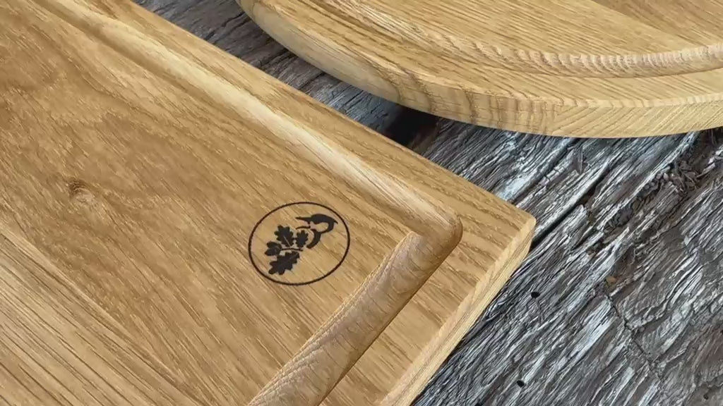 Video über verschiedene Formen von Schneidebrettern mit Saftrille.