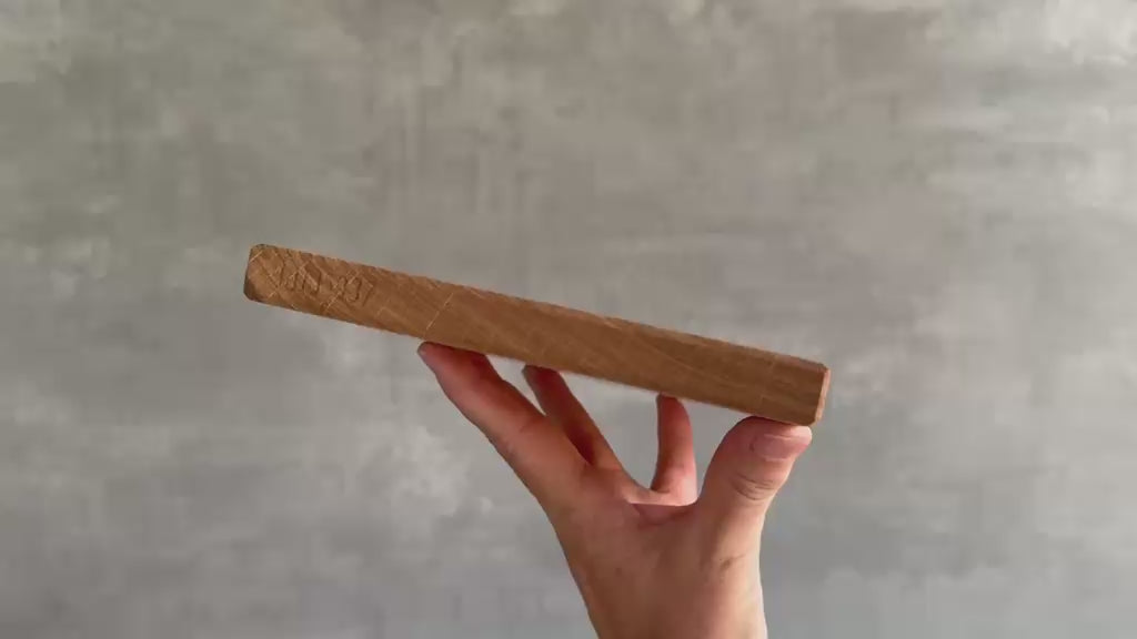 Video über die Leichtigkeit eines leichten Schneidebrettes.