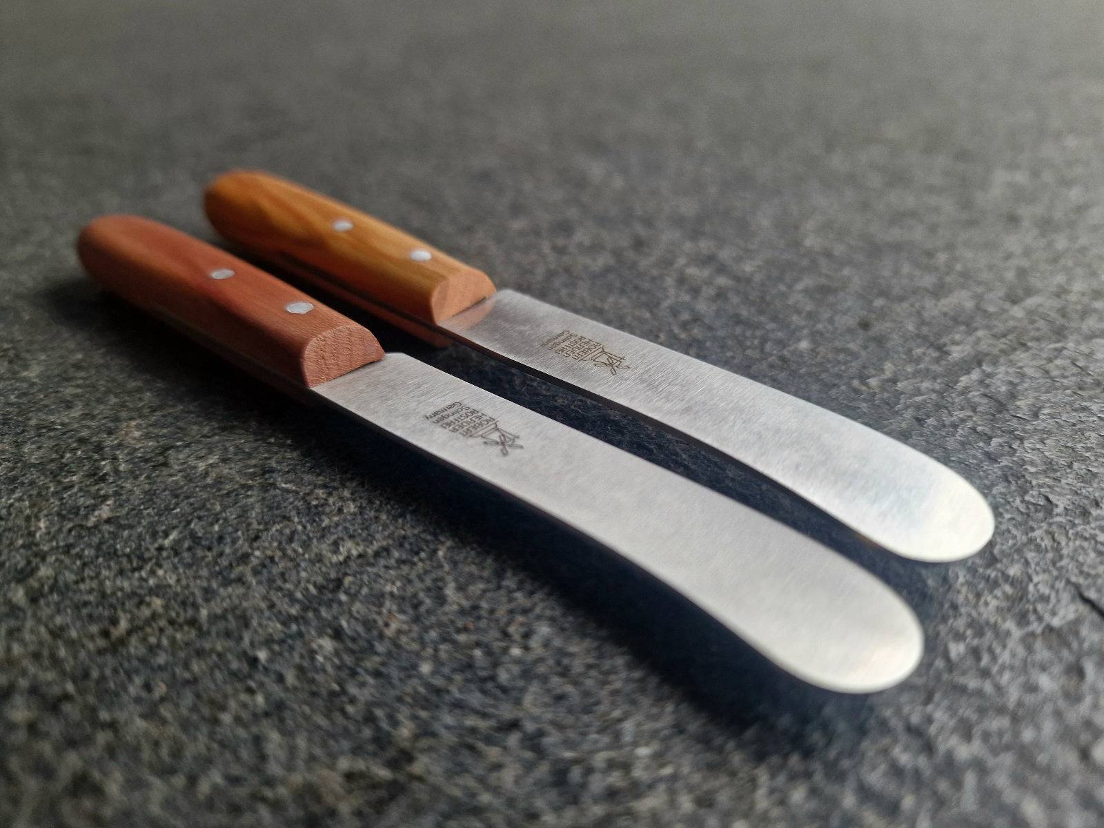 Die Klinge von einem Windmühlenmesser Butter Buckels im Detail.