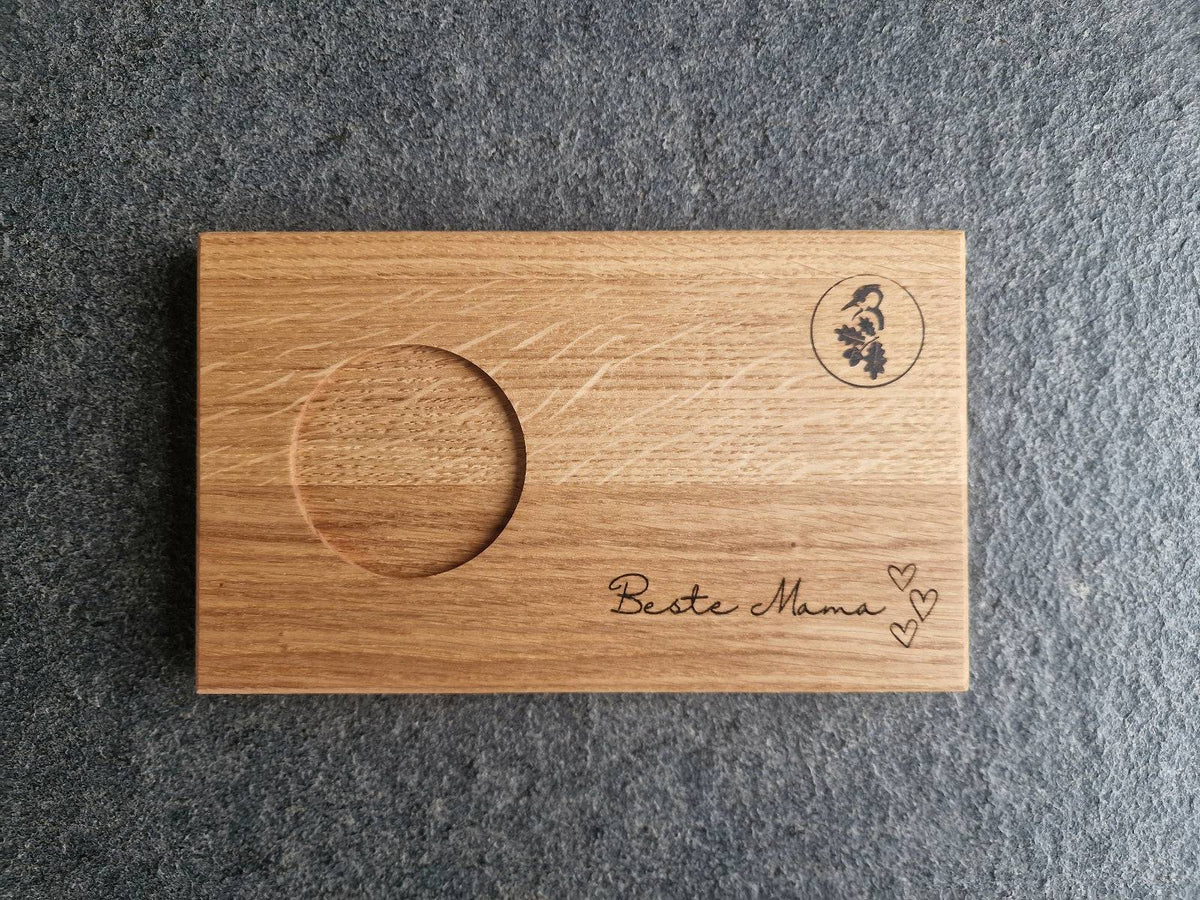 Geschenk für Muttertag: Eiche Tablett mit Gravur.